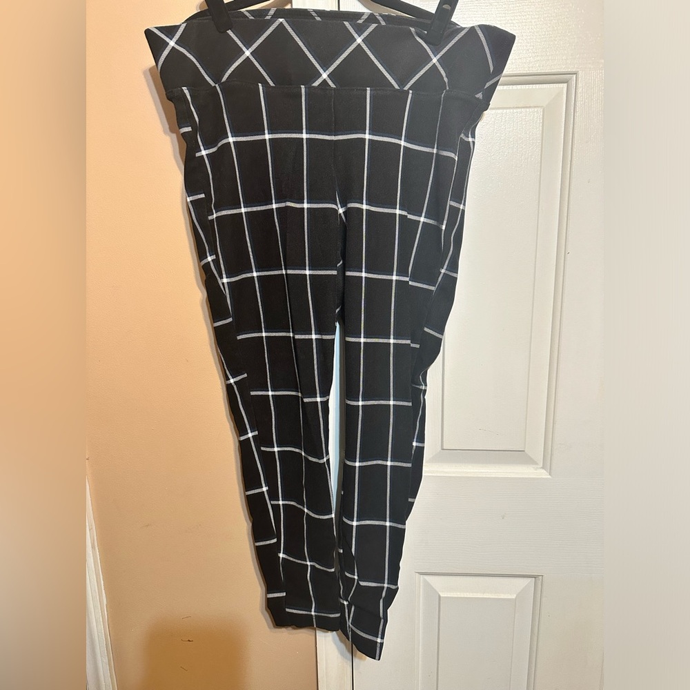 Torrid Pixie Strechy Pants - image 1